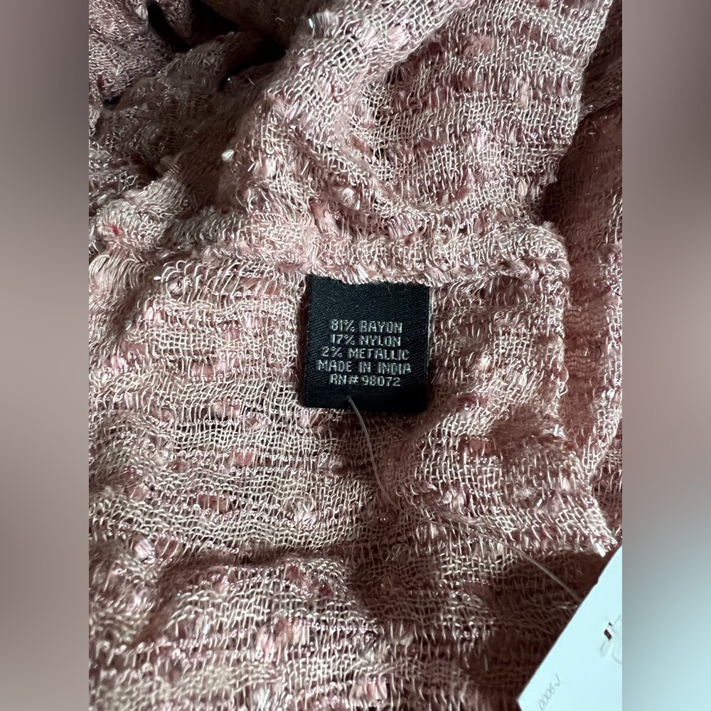 NWT Infinity Scarf Blush Pink Metallic Woven Shimmer One Size - Picture 5 of 5